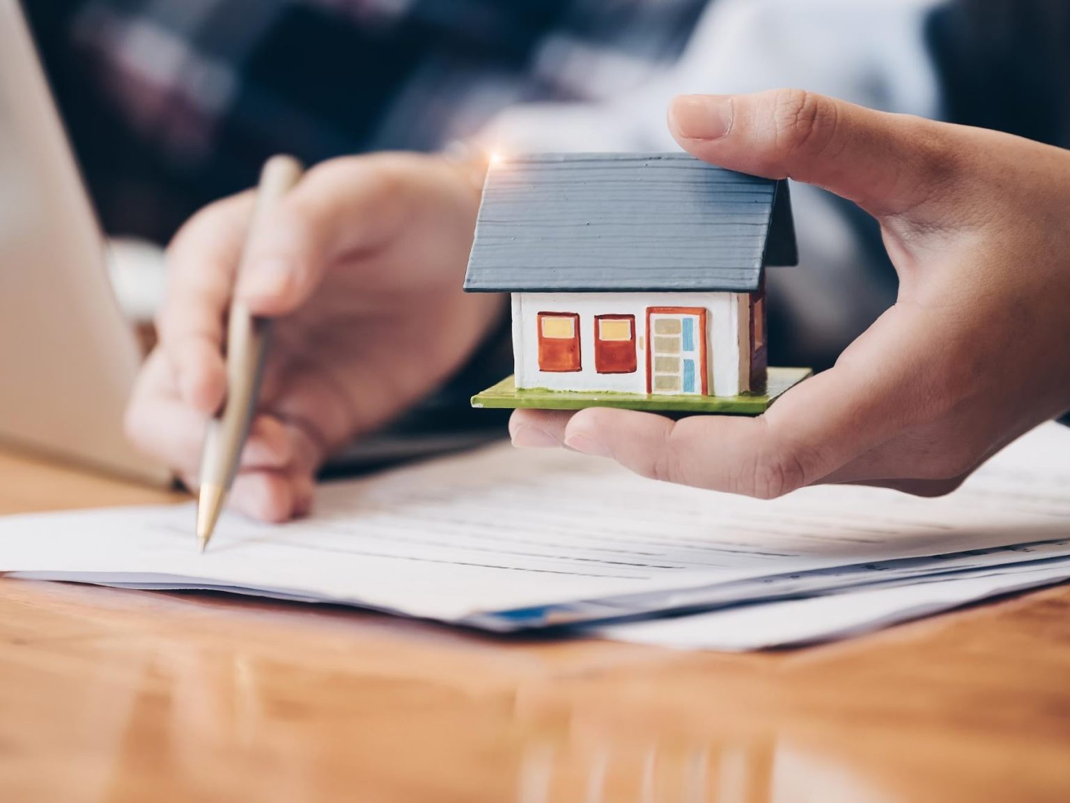 HOW TO START REAL ESTATE WHOLESALING WITH A VIRTUAL ASSISTANT Real